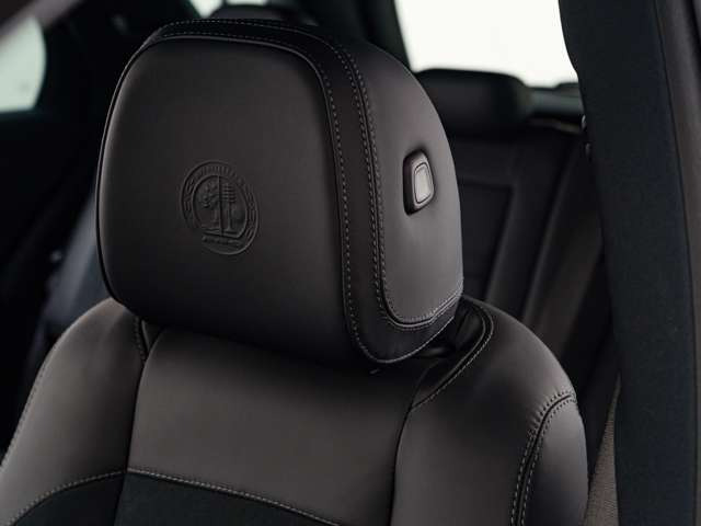 �y �t���i�ɂ��� �z���Ԃ̂���舵���������␮���蒠�ȂǊe�킲�����܂��B���̂ق��ʐ^�ɂ͍ڂ��Ă��Ȃ��ԍڕi�̗L���ɂ��Ă̓X�^�b�t�܂ł��m�F�������B�ʓr�A���q�E���i�̂���z������܂��B