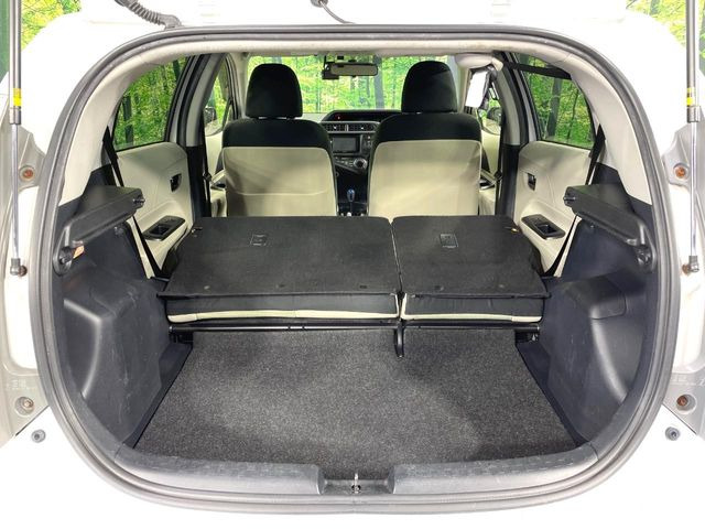 ���i�̂���������ʋ΁A���}���ɏ\���ȉ׎��X�y�[�X���m�ۂ��Ă���܂��B�Z�J���h�V�[�g��|���ƁA�傫�ȉו��̐ύڂ��\�ł���