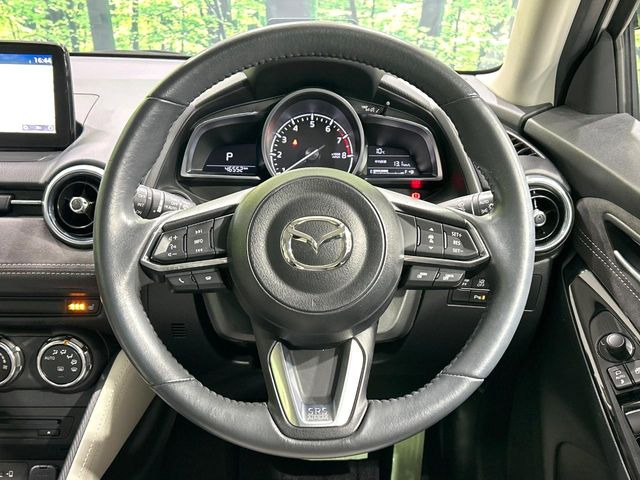 �y�����v�����X�e�A�����O�z�㎿�Ȋv���g�p���邱�ƂŁA��ɂ����������݂ƂĂ��^�]���₷���n���h���ł���