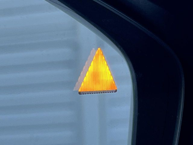 �y�u���C���h�X�|�b�g���j�^�����O�z���s���A�h�A�~���[�̎��p�ɂȂ�₷���ӏ��Ɍ㑱�Ԃ��ڋ߂���ƃT�C�h�~���[�t�߂Ɍx����\���A�h���C�o�[�ɒ��ӊ��N�����Ă���܂��B