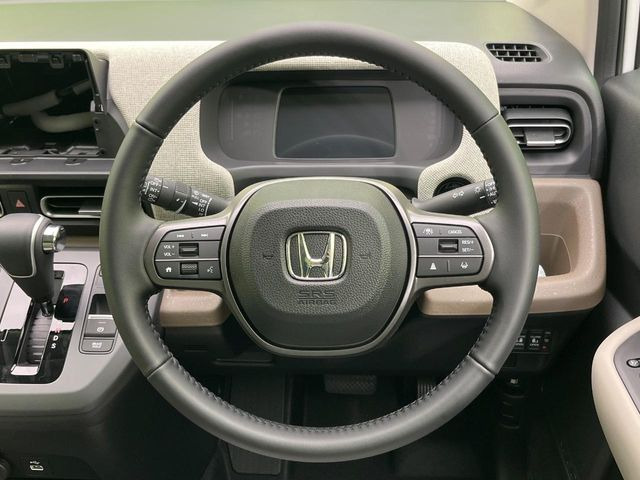 �y�����v�����X�e�A�����O�z�㎿�Ȋv���g�p���邱�ƂŁA��ɂ����������݂ƂĂ��^�]���₷���n���h���ł���