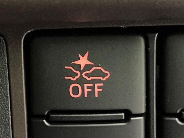 �y�X�}�[�g�A�V�X�g�z���s���ɑO���̎ԗ�����F�����A�Փ˂������Ȏ��͌x��ƃu���[�L�ŏՓˉ���Ɣ�Q�y�����A�V�X�g�B�����S�Ƀh���C�u�����y���݂��������܂��B