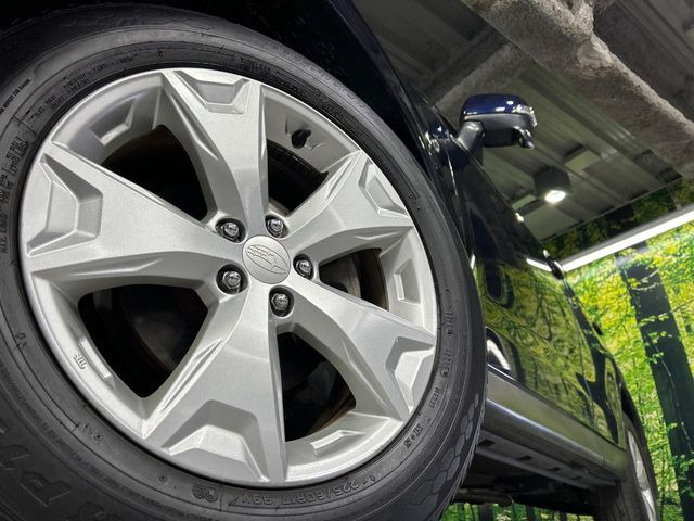 �y����17�C���`�A���~�z�C�[���z�O�ςɃ}�b�`���������A���~�z�C�[���𑕒����Ă���܂��B�e��ЊO�A���~�z�C�[����A�X�^�b�h���X�^�C�����戵�����Ă���܂��B���񂲑��k����������