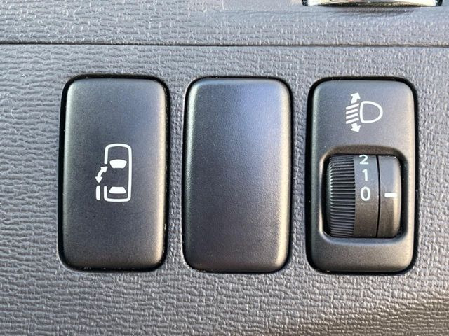 �y�p���[�X���C�h�h�A�z�X�}�[�g�L�[��^�]�Ȃ̃X�C�b�`�ŃX���C�h�h�A�̊J���\���d��������͂����ăh�A���J����K�v�������A���������q�l�ł��A�d���ו��������Ă��鎞�����N�ɊJ���߂ł��܂���