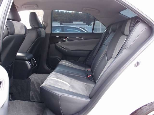 �l�C��210�N���E���J�X�^���ԗ��̓���!���ʎd�l�Ԃ�STJ-�t�����e�B�A�ƂȂ�A�ԍ����AWORK�O�m�[�V�XGR205 20AW�ATRD�t�����g�G�A���Ȃǂ̍��z�p�[�c�ɉߋ����𐮔��L�^��������Ă���܂�