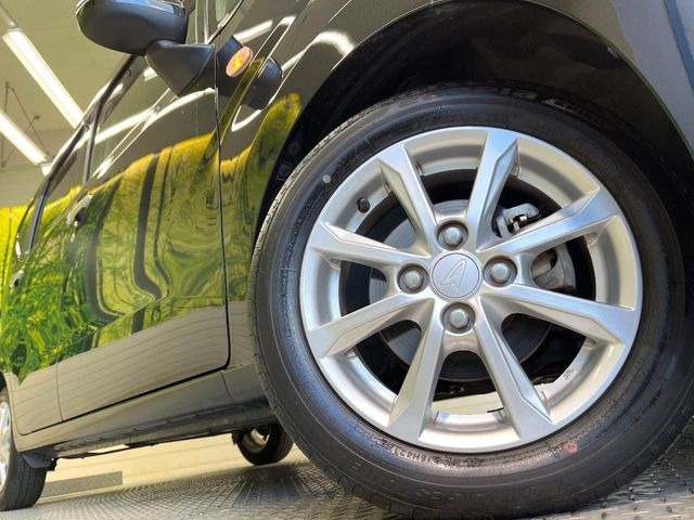 �y����14�C���`�A���~�z�C�[���z�O�ςɃ}�b�`���������A���~�z�C�[���𑕒����Ă���܂��B�e��ЊO�A���~�z�C�[����A�X�^�b�h���X�^�C�����戵�����Ă���܂��B���񂲑��k����������