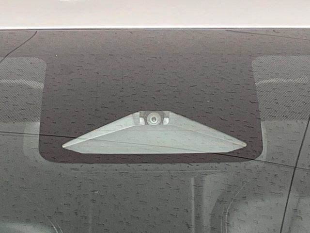 �y�g���^�Z�[�t�e�B�Z���X�z���s���ɑO���̎ԗ�����F�����A�Փ˂������Ȏ��͌x��ƃu���[�L�ŏՓˉ���Ɣ�Q�y�����A�V�X�g�B�����S�Ƀh���C�u�����y���݂��������܂��B