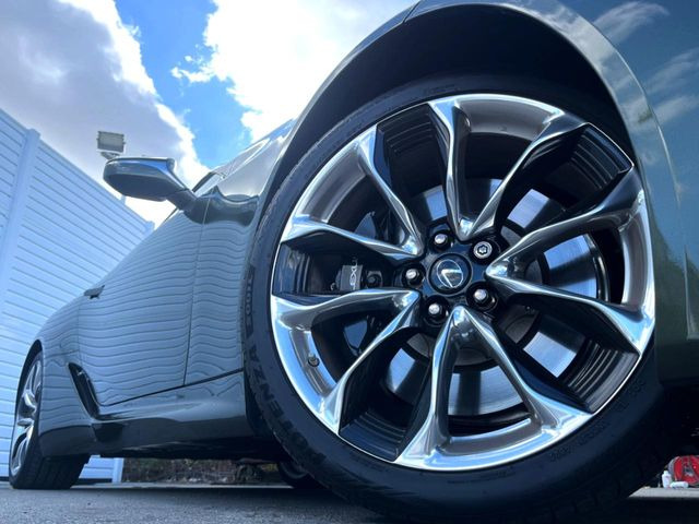 �y�����I�v�V����21�C���`�A���~�z�C�[���z�����I�v�V�����z�C�[���𑕒��B���s���\�̌���ɉ����A�O�ς����X�^�C���b�V���ɂȂ��Ă��܂��B