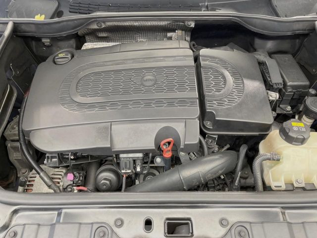 �����X�ł́A�e���[�J�[�̐�p�f�f�e�X�^�[�𓱓��B���Ǝ��i�����e�N�j�J���X�^�b�t���풓���Ă���܂��̂ŁA������̍ۂɂ����S���Ă����p���������܂��B