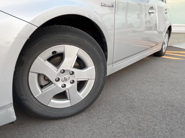 �y����15�C���`�A���~�z�C�[���z�O�ςɃ}�b�`���������A���~�z�C�[���𑕒����Ă���܂��B�e��ЊO�A���~�z�C�[����A�X�^�b�h���X�^�C�����戵�����Ă���܂��B���񂲑��k����������