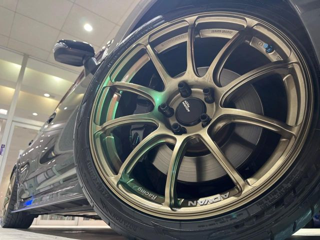 ��ADVAN Racing18�C���`�A���~��