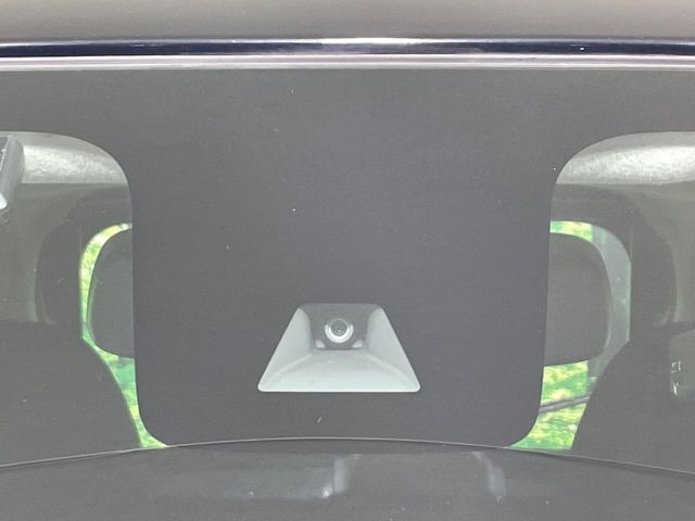 �y�C���e���W�F���g�G�}�[�W�F���V�[�u���[�L�z�t�����g�J�����őO���̎ԗ�����s�҂����m�B�Փ˂������Ȏ��͏Փ˔�Q�y���u���[�L���쓮�A�Փˉ�����T�|�[�g�B�����S�Ƀh���C�u�����y���݂��������܂��B