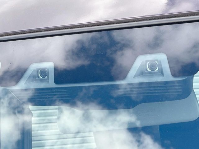 �y�C���e���W�F���g�G�}�[�W�F���V�[�u���[�L�z�t�����g�J�����őO���̎ԗ�����s�҂����m�B�Փ˂������Ȏ��͏Փ˔�Q�y���u���[�L���쓮�A�Փˉ�����T�|�[�g�B�����S�Ƀh���C�u�����y���݂��������܂��B