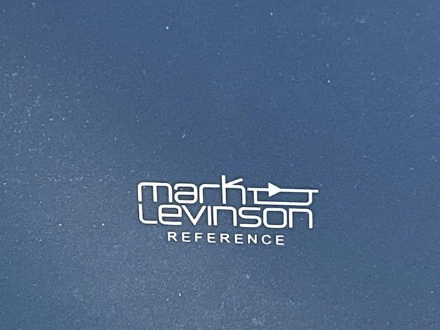 �y�}�[�N���r���\���T�E���h�V�X�e���z���[�J�[�I�v�V�����̍��i�ʃT�E���h�V�X�e���𓋍ځB��p�̃`���[�j���O���{���ꂽ�召�l�X�ȃX�s�[�J�[����ǎ��ȃT�E���h���t�ł��A�Տꊴ���ӂ�鉹����Ԃ����o���܂��B