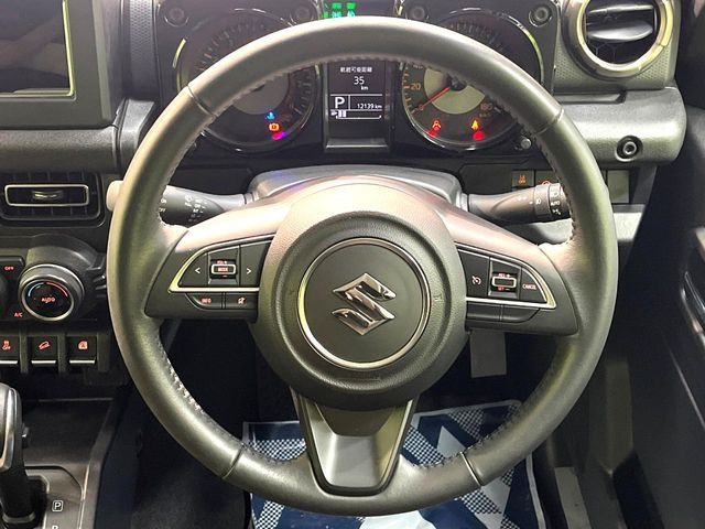 �y�����v�����X�e�A�����O�z�㎿�Ȋv���g�p���邱�ƂŁA��ɂ����������݂ƂĂ��^�]���₷���n���h���ł���