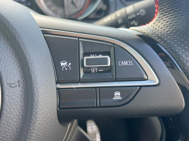 �y�X�Y�L �Z�[�t�e�B�T�|�[�g�z���s���ɑO���̎ԗ�����F�����A�Փ˂������Ȏ��͌x��ƃu���[�L�ŏՓˉ���Ɣ�Q�y�����A�V�X�g�B�����S�Ƀh���C�u�����y���݂��������܂��B