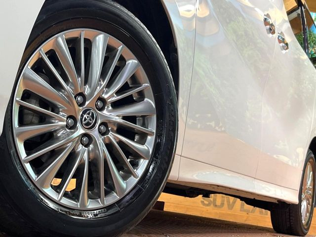 �y����17�C���`�A���~�z�C�[���z�O�ςɃ}�b�`���������A���~�z�C�[���𑕒����Ă���܂��B�e��ЊO�A���~�z�C�[����A�X�^�b�h���X�^�C�����戵�����Ă���܂��B���񂲑��k����������