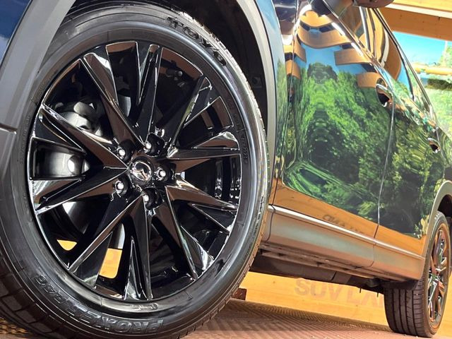 �y����19�C���`�A���~�z�C�[���z�O�ςɃ}�b�`���������A���~�z�C�[���𑕒����Ă���܂��B�e��ЊO�A���~�z�C�[����A�X�^�b�h���X�^�C�����戵�����Ă���܂��B���񂲑��k����������