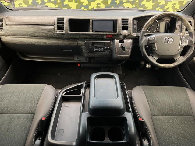 ハイエースバン