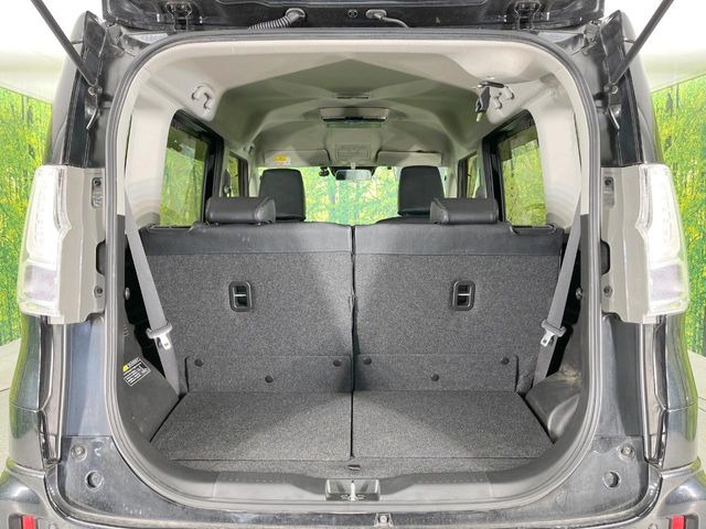 ���i�̂���������ʋ΁A���}���ɏ\���ȉ׎��X�y�[�X���m�ۂ��Ă���܂��B�Z�J���h�V�[�g��|���ƁA�傫�ȉו��̐ύڂ��\�ł���