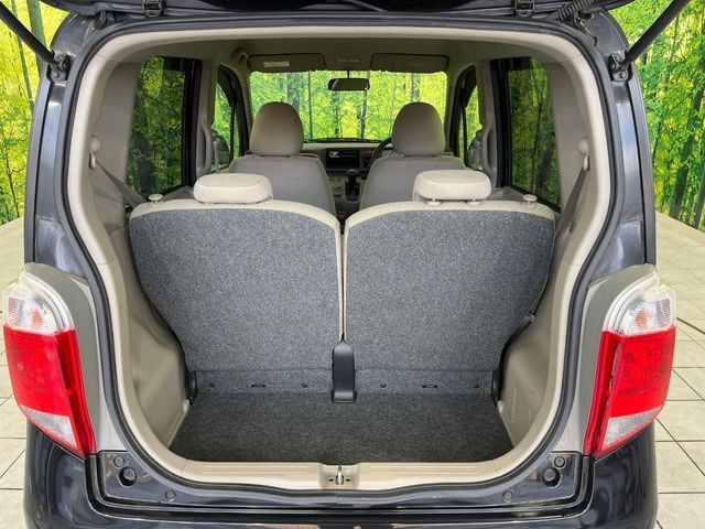 ���i�̂���������ʋ΁A���}���ɏ\���ȉ׎��X�y�[�X���m�ۂ��Ă���܂��B�Z�J���h�V�[�g��|���ƁA�傫�ȉו��̐ύڂ��\�ł���