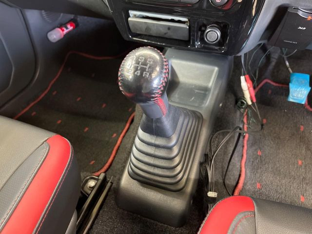 5���}�j���A���g�����X�~�b�V����