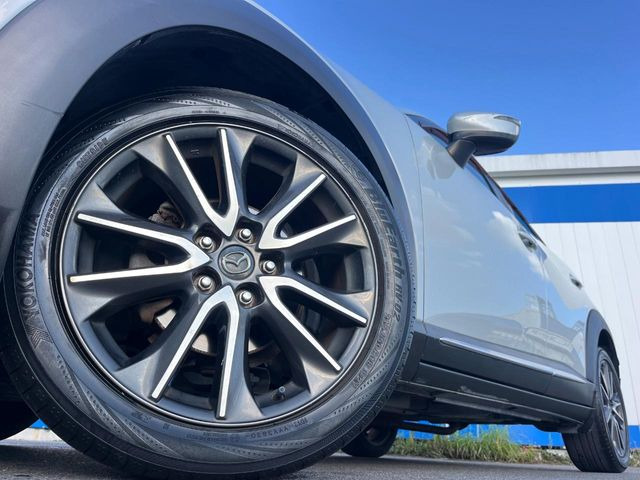 �y����18�C���`�A���~�z�C�[���z�O�ςɃ}�b�`���������A���~�z�C�[���𑕒����Ă���܂��B�e��ЊO�A���~�z�C�[����A�X�^�b�h���X�^�C�����戵�����Ă���܂��B���񂲑��k����������