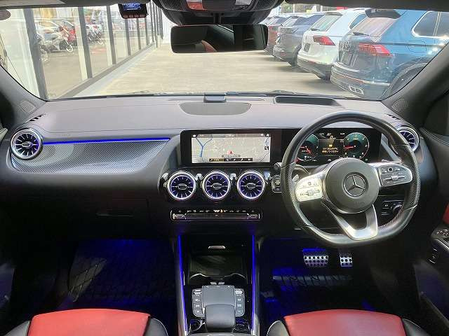 GLAクラスGLA200d 4マチック AMGライン 4WD