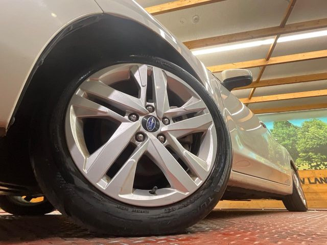 �y����17�C���`�A���~�z�C�[���z�O�ςɃ}�b�`���������A���~�z�C�[���𑕒����Ă���܂��B�e��ЊO�A���~�z�C�[����A�X�^�b�h���X�^�C�����戵�����Ă���܂��B���񂲑��k����������