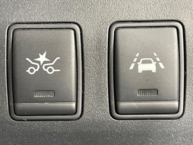 �y�G�}�[�W�F���V�[�u���[�L�z���s���ɑO���̎ԗ�����F�����A�Փ˂������Ȏ��͌x��ƃu���[�L�ŏՓˉ���Ɣ�Q�y�����A�V�X�g�B�����S�Ƀh���C�u�����y���݂��������܂��B