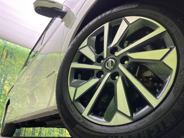 �y����16�C���`�A���~�z�C�[���z�O�ςɃ}�b�`���������A���~�z�C�[���𑕒����Ă���܂��B�e��ЊO�A���~�z�C�[����A�X�^�b�h���X�^�C�����戵�����Ă���܂��B���񂲑��k����������