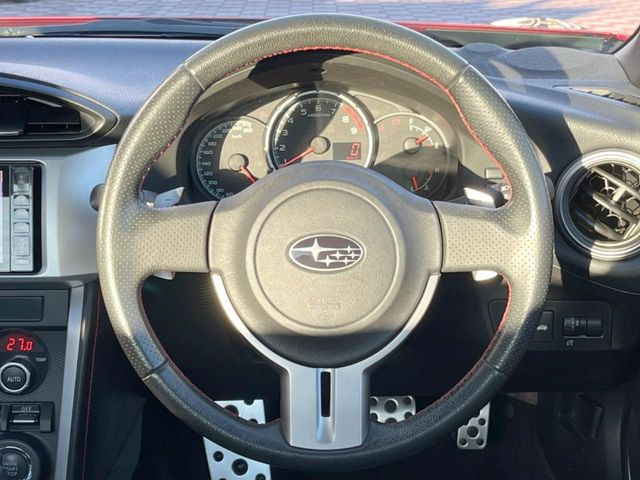 �y�����v�����X�e�A�����O�z�㎿�Ȋv���g�p���邱�ƂŁA��ɂ����������݂ƂĂ��^�]���₷���n���h���ł���