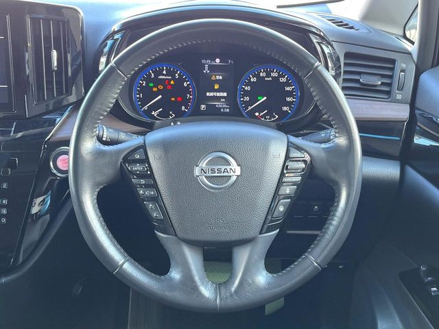 �y�����v�����X�e�A�����O�z�㎿�Ȋv���g�p���邱�ƂŁA��ɂ����������݂ƂĂ��^�]���₷���n���h���ł���