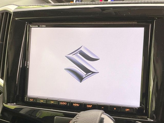 �y�����i�r�z�l�C�̏����i�r�𑕔����Ă���܂��B�i�r�̎g���₷���͂������A�I�[�f�B�I�@�\���[��!�L�����v�◷�s�͂������A�ʋ΂┃�����ȂǕ��i�̃h���C�u���y�����Ȃ�͂���