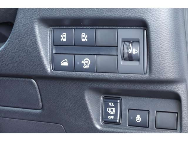 デリカミニT プレミアム 4WD