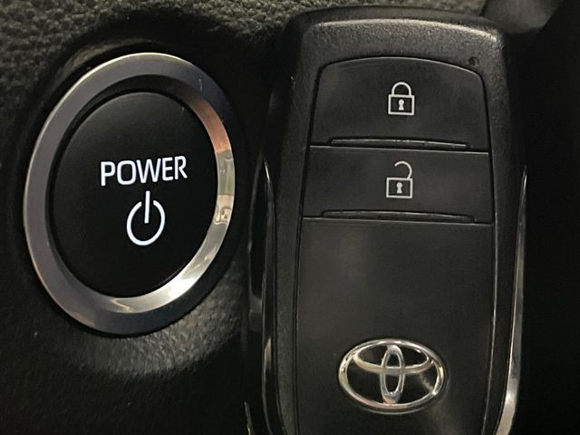 �y�X�}�[�g�L�[�z�J�o����|�P�b�g�ɓ��ꂽ�܂܂ł��h�A�̎{���E�������\�ȃX�}�[�g�L�[�𑕔��B�G���W���̃I���E�I�t�����J�M�����o���K�v����������Ƃ��Ă��֗��ł���