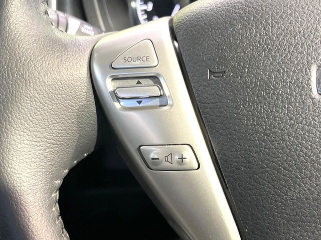 �y�X�e�A�����O�X�C�b�`�z�^�]���A�O������ڐ������炷���ƂȂ��A�I�[�f�B�I���̑��삪�\�ȕ֗��@�\!���S&���K�ȃh���C�u�����o���Ă���܂���