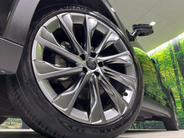 �y����21�C���`�A���~�z�C�[���z�O�ςɃ}�b�`���������A���~�z�C�[���𑕒����Ă���܂��B�e��ЊO�A���~�z�C�[����A�X�^�b�h���X�^�C�����戵�����Ă���܂��B���񂲑��k����������