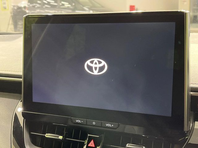 �y10.5�C���` �f�B�X�v���C�I�[�f�B�I�z���ʂ̃f�B�X�v���C��AppleCarPlay��AndroidAuto�����p�\�B�傫�ȉ�ʂŃX�}�z�i�r�A�v���������p���������܂���