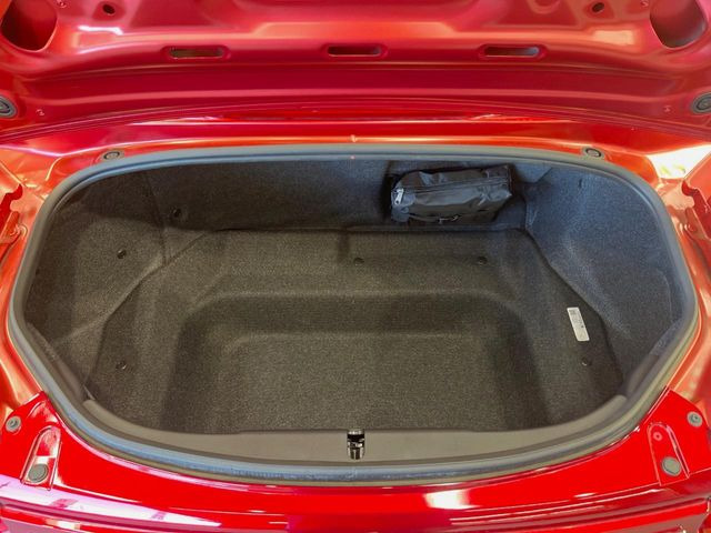 ���i�̂���������ʋ΁A���}���ɏ\���ȉ׎��X�y�[�X���m�ۂ��Ă���܂��B