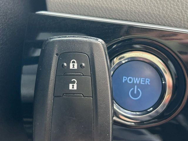 �y�X�}�[�g�L�[�z�J�o����|�P�b�g�ɓ��ꂽ�܂܂ł��h�A�̎{���E�������\�ȃX�}�[�g�L�[�𑕔��B�G���W���̃I���E�I�t�����J�M�����o���K�v����������Ƃ��Ă��֗��ł���