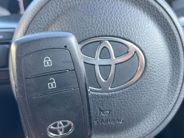 �y�X�}�[�g�L�[�z�J�o����|�P�b�g�ɓ��ꂽ�܂܂ł��h�A�̎{���E�������\�ȃX�}�[�g�L�[�𑕔��B�G���W���̃I���E�I�t�����J�M�����o���K�v����������Ƃ��Ă��֗��ł���