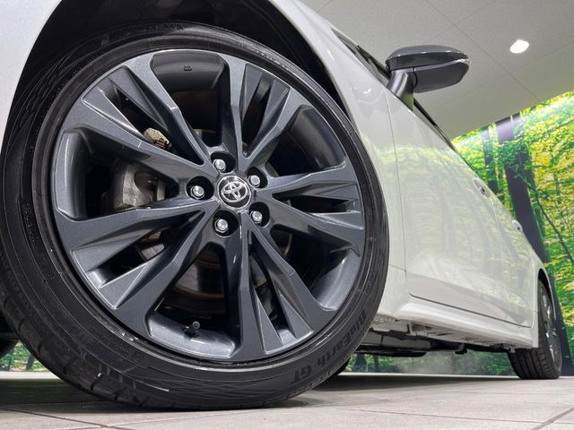 �y����17�C���`�A���~�z�C�[���z�O�ςɃ}�b�`���������A���~�z�C�[���𑕒����Ă���܂��B�e��ЊO�A���~�z�C�[����A�X�^�b�h���X�^�C�����戵�����Ă���܂��B���񂲑��k����������