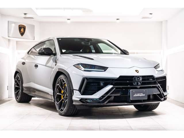 ウルスペルフォルマンテ 4WD