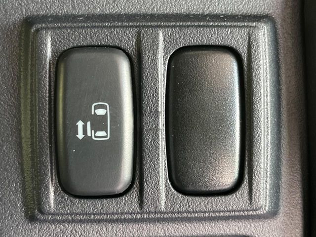 �y�p���[�X���C�h�h�A�z�X�}�[�g�L�[��^�]�Ȃ̃X�C�b�`�ŃX���C�h�h�A�̊J���\���d��������͂����ăh�A���J����K�v�������A���������q�l�ł��A�d���ו��������Ă��鎞�����N�ɊJ���߂ł��܂���