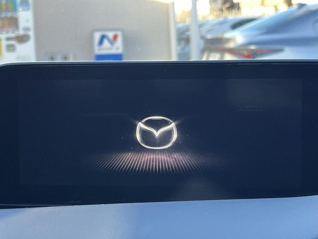 �y8.8�C���`�}�c�_�R�l�N�g�z�ԓ��̕��͋C�Ƀ}�b�`������^�̃f�B�X�v���C�B�X�}�z�ڑ��ł̃i�r�g�p��Bluetooth�Đ����A�l�X�ȋ@�\���y���߂܂��B�����I�ȃ_�C�������삪�\�ŁA�g��������ǍD�ł��B