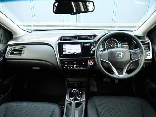 �C���p�l�摜�ɂȂ�܂��B�ԓ��͐��Ǝ҂ɂĎ����N���[�j���O�{�H�ς݂Ȃ̂ŁA��ϐ����ł��B