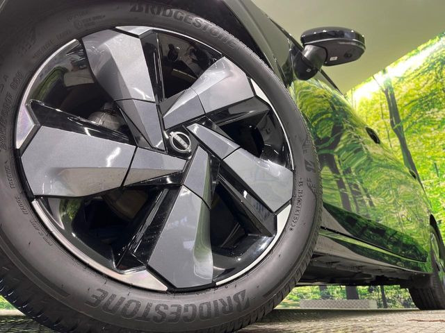 �y����17�C���`�A���~�z�C�[���z�O�ςɃ}�b�`���������A���~�z�C�[���𑕒����Ă���܂��B�e��ЊO�A���~�z�C�[����A�X�^�b�h���X�^�C�����戵�����Ă���܂��B���񂲑��k����������