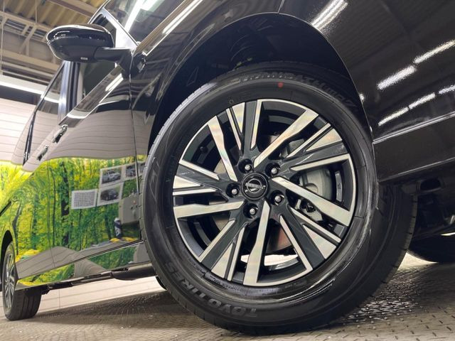 �y����16�C���`�A���~�z�C�[���z�O�ςɃ}�b�`���������A���~�z�C�[���𑕒����Ă���܂��B�e��ЊO�A���~�z�C�[����A�X�^�b�h���X�^�C�����戵�����Ă���܂��B���񂲑��k����������