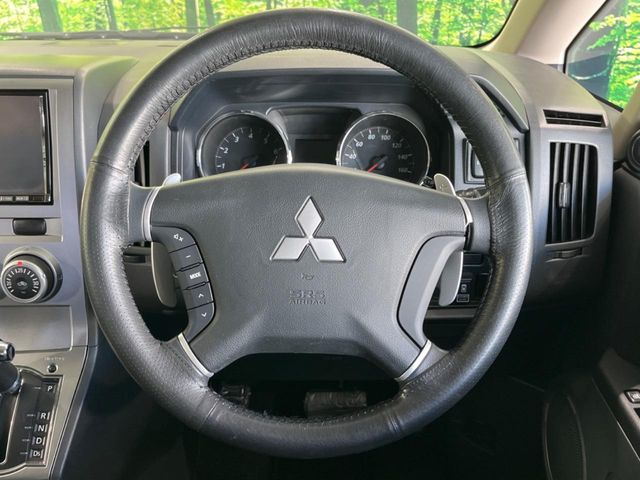 �y�����v�����X�e�A�����O�z�㎿�Ȋv���g�p���邱�ƂŁA��ɂ����������݂ƂĂ��^�]���₷���n���h���ł���